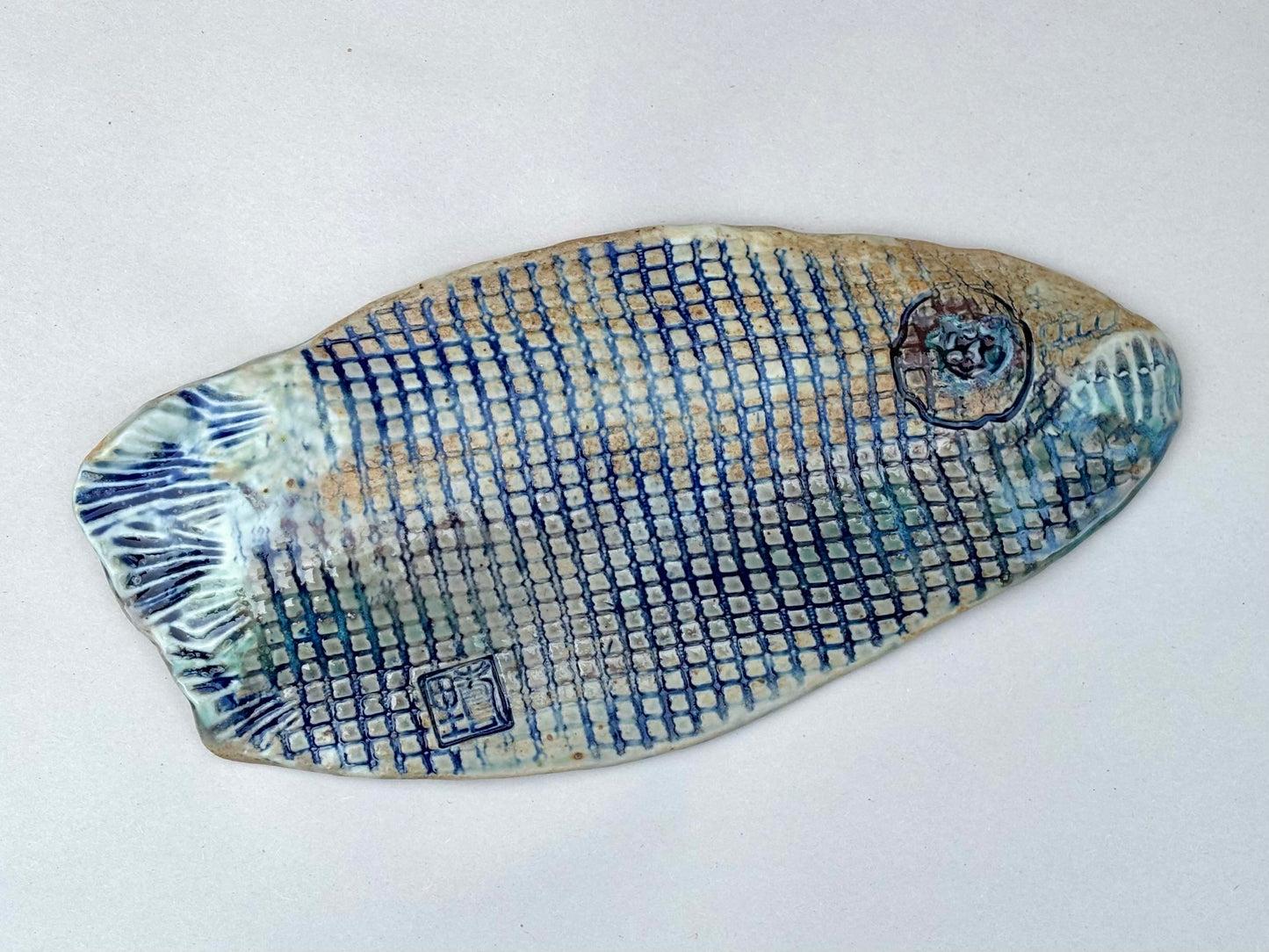 Scale-Net Patterned Fish Wall Tiles Juls Inventory Facing Right :  12" x 6"