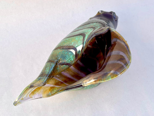Small Hand-Blown Seashell by Mariah Conner Mariah A. Conner Consignment